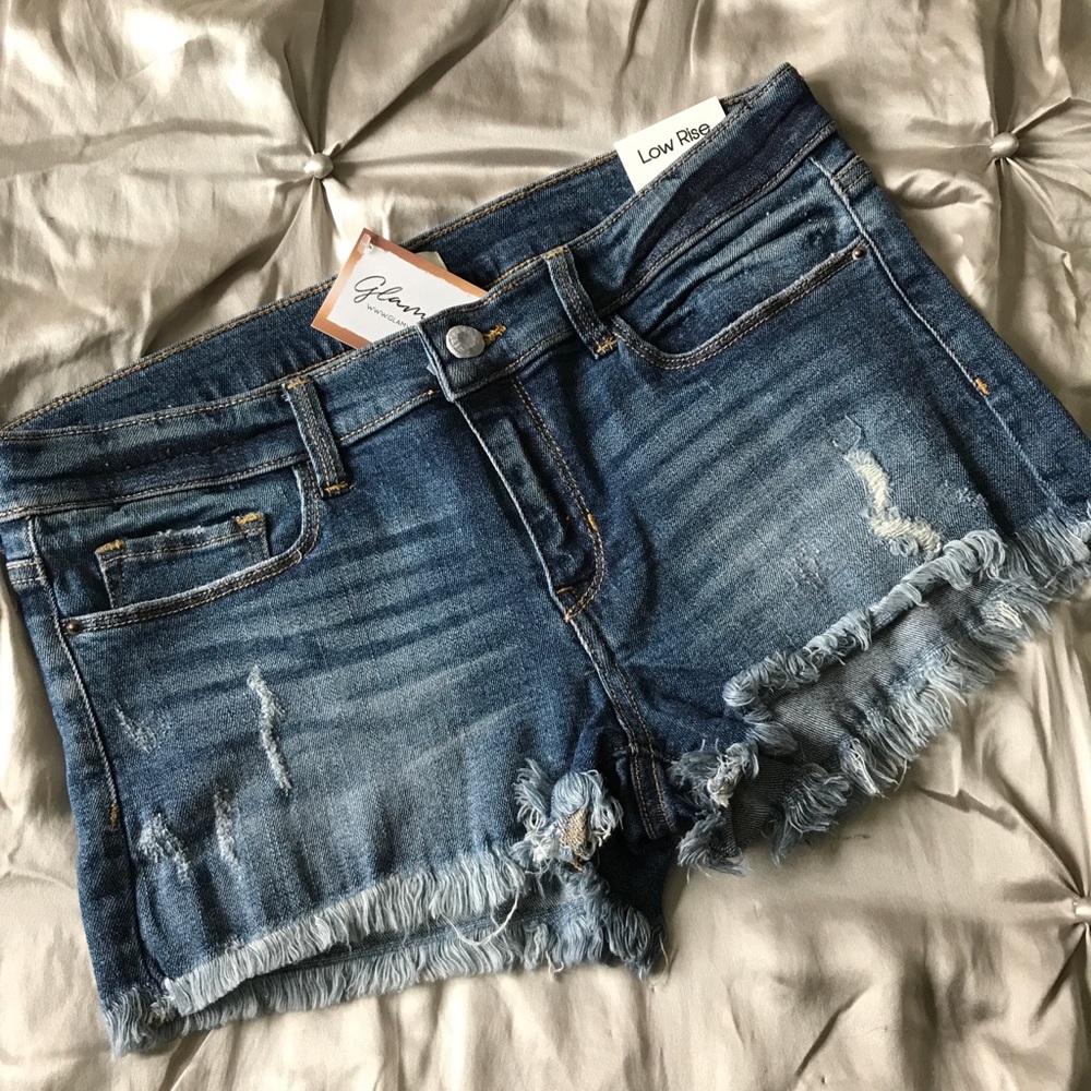 SNEAK PEEK Distressed Frayed Cut-Off Jean Shorts - Picture 5 of 8